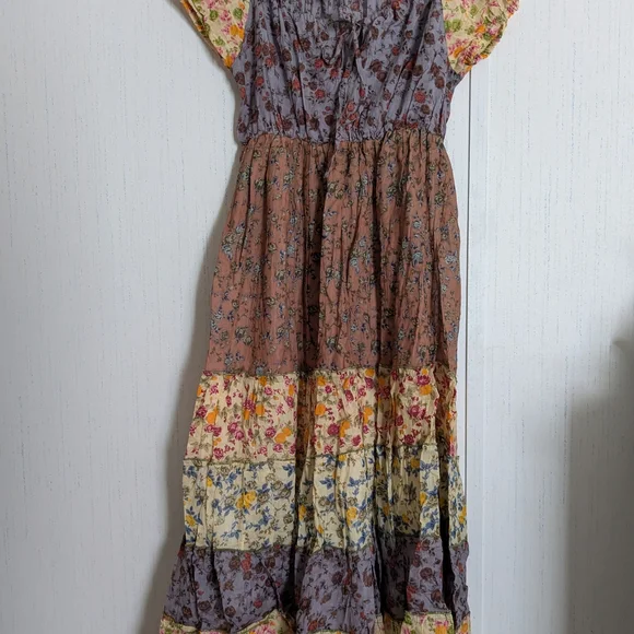 Floral Maxi Dress with Multicolor Design - Picture 2 of 3